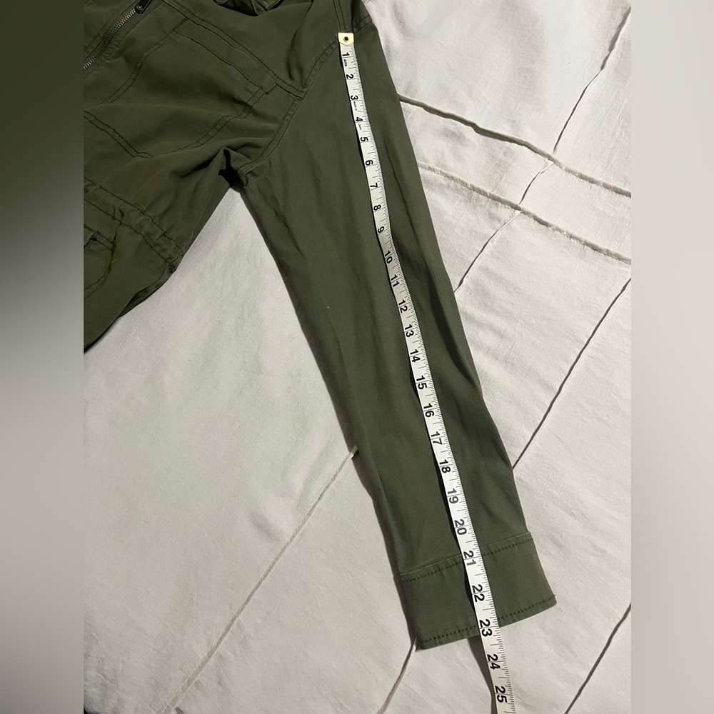 Old Navy Women's Utility Jacket in Army Green Size Medium - Picture 9 of 9